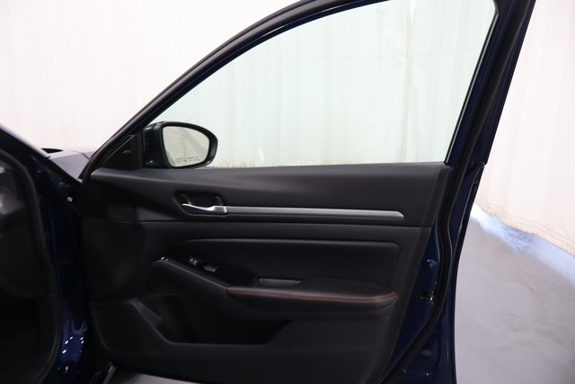 2024 Nissan Altima 2.5 SR photo 13