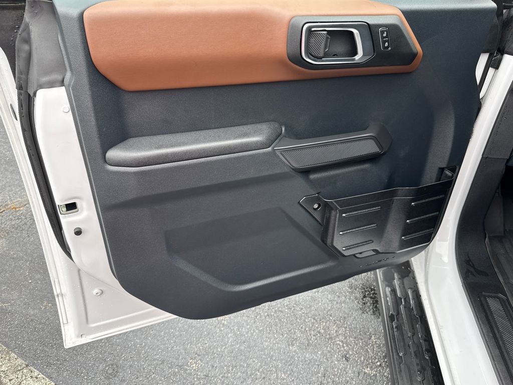 2024 Ford Bronco Outer Banks photo 10
