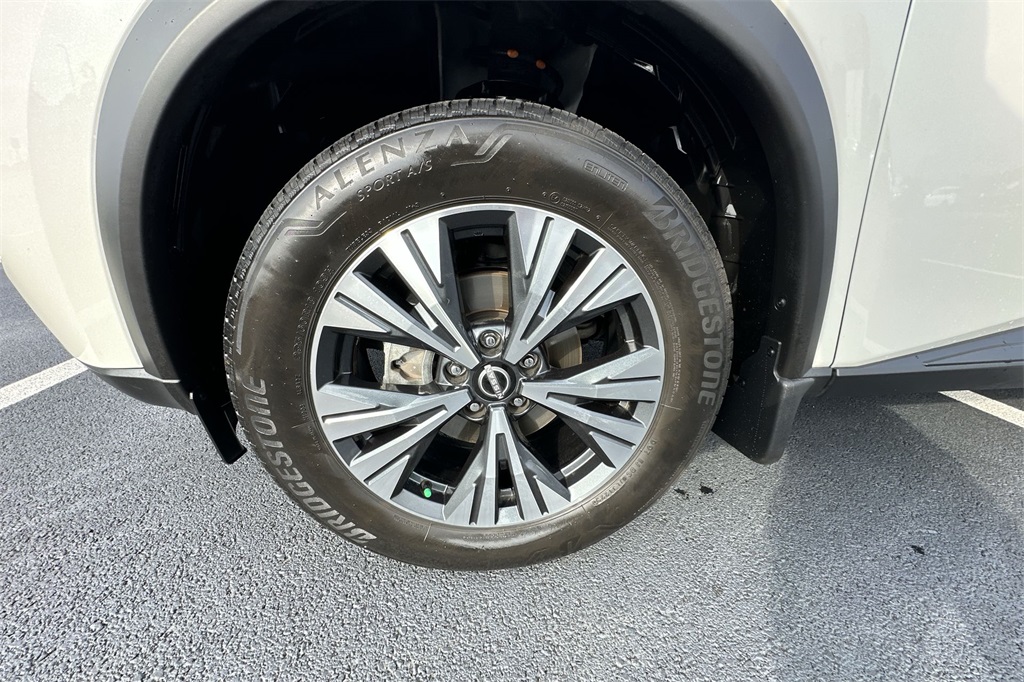 2023 Nissan Rogue SV photo 6