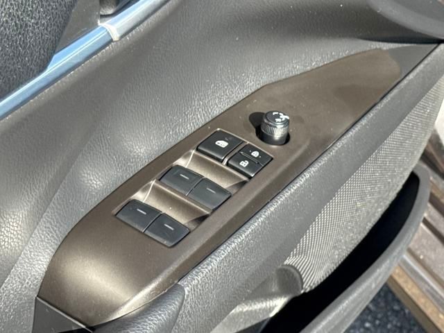 2024 Toyota Camry SE photo 6