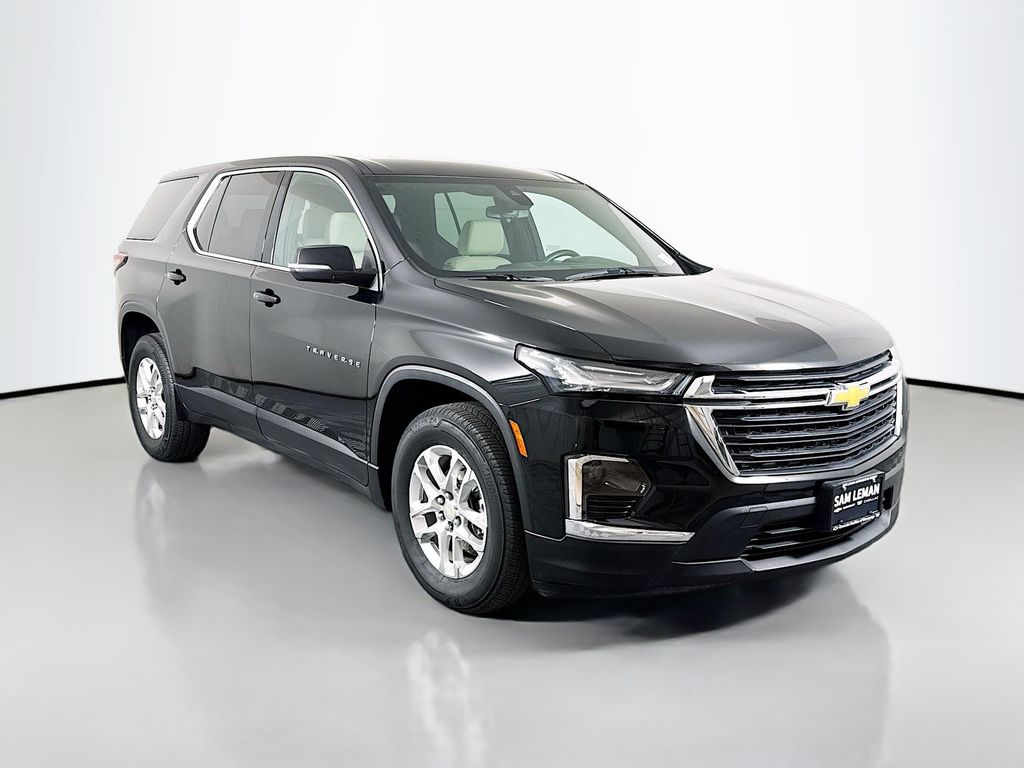 2023 Chevrolet Traverse LS's photo