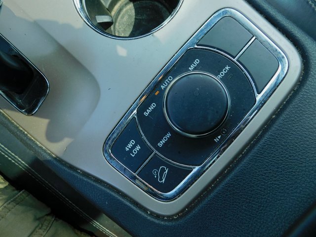 2015 Jeep Grand Cherokee Limited photo 24