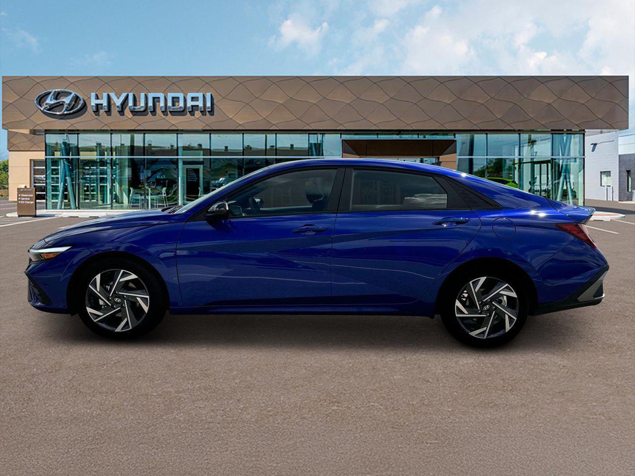 2025 Hyundai Elantra SEL Sport photo 3