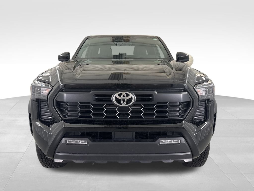 2025 Toyota Tacoma TRD Off-Road SR photo 2