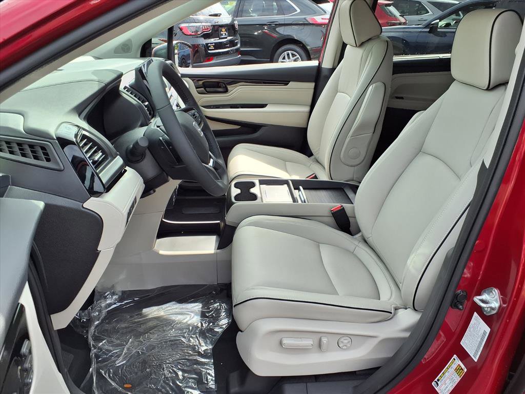 2026 Honda Odyssey Touring photo 3