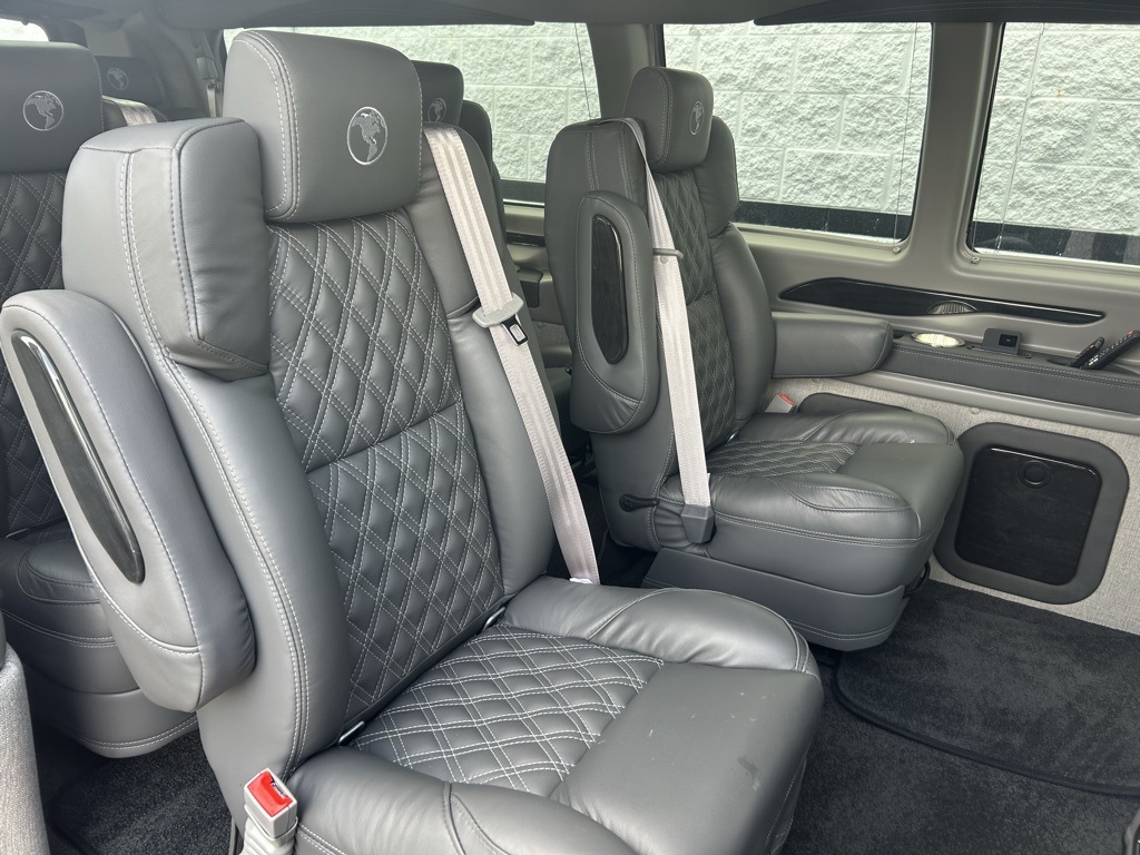2025 Gmc Savana photo 22