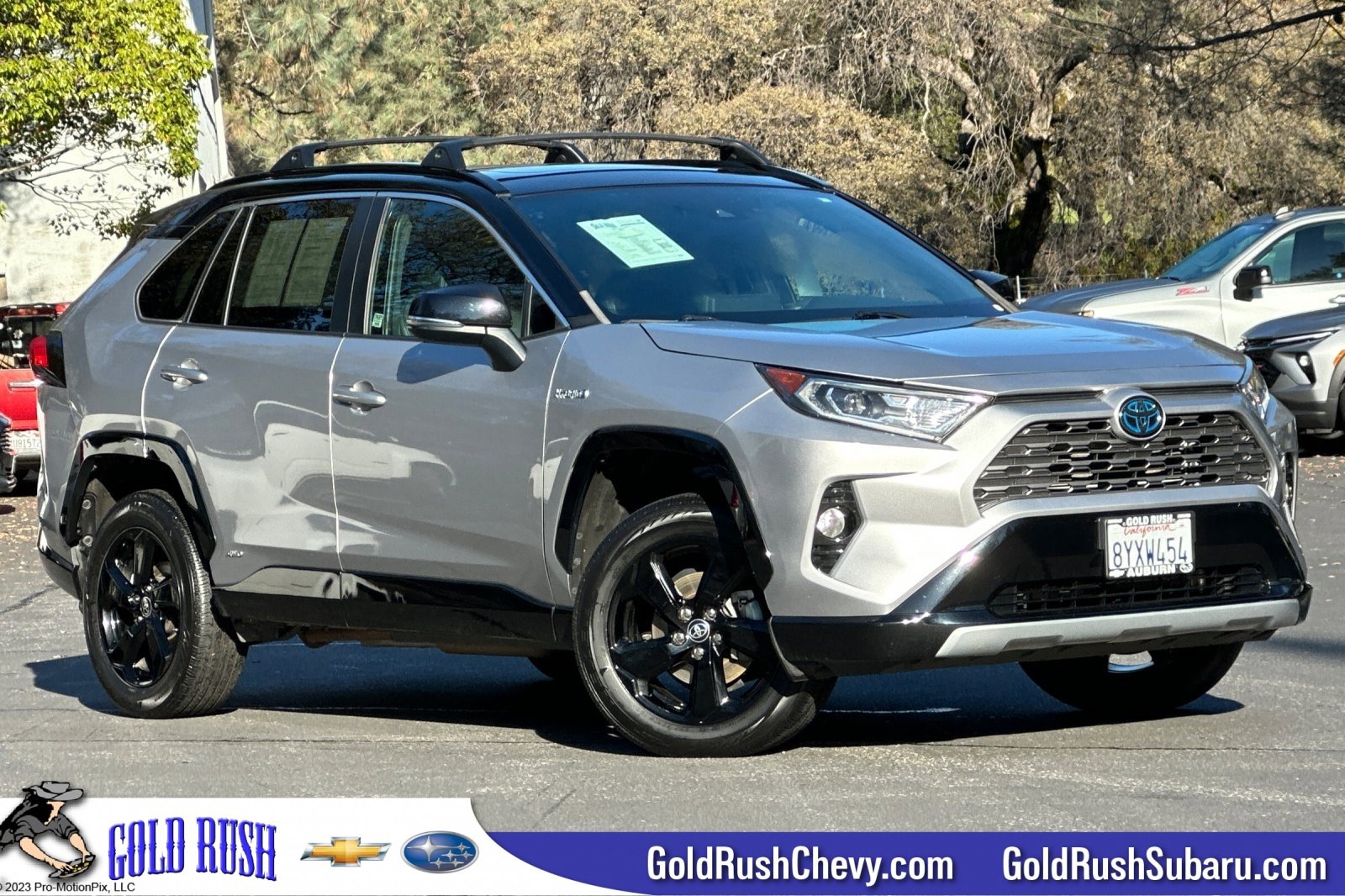 2021 Toyota RAV4 XSE's photo
