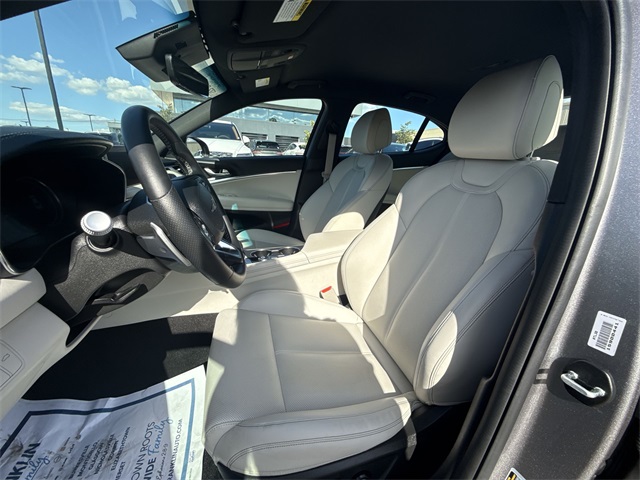 2025 Genesis G70 2.5T photo 11