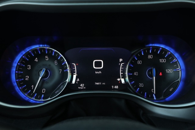 2023 Chrysler Pacifica Touring L photo 25