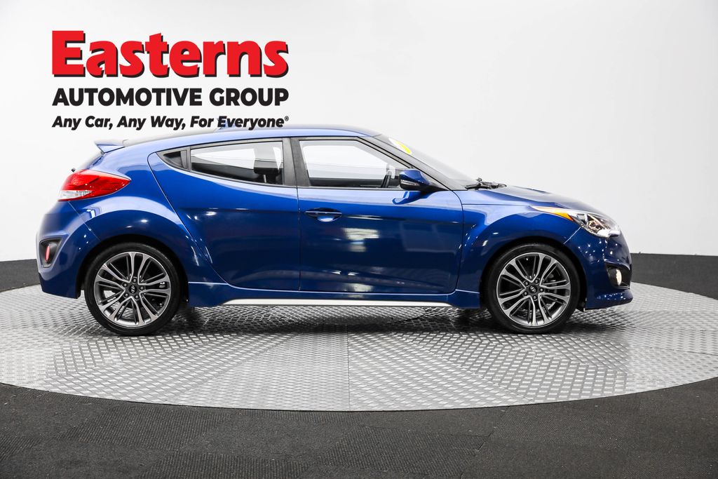 2017 Hyundai Veloster Turbo photo 4