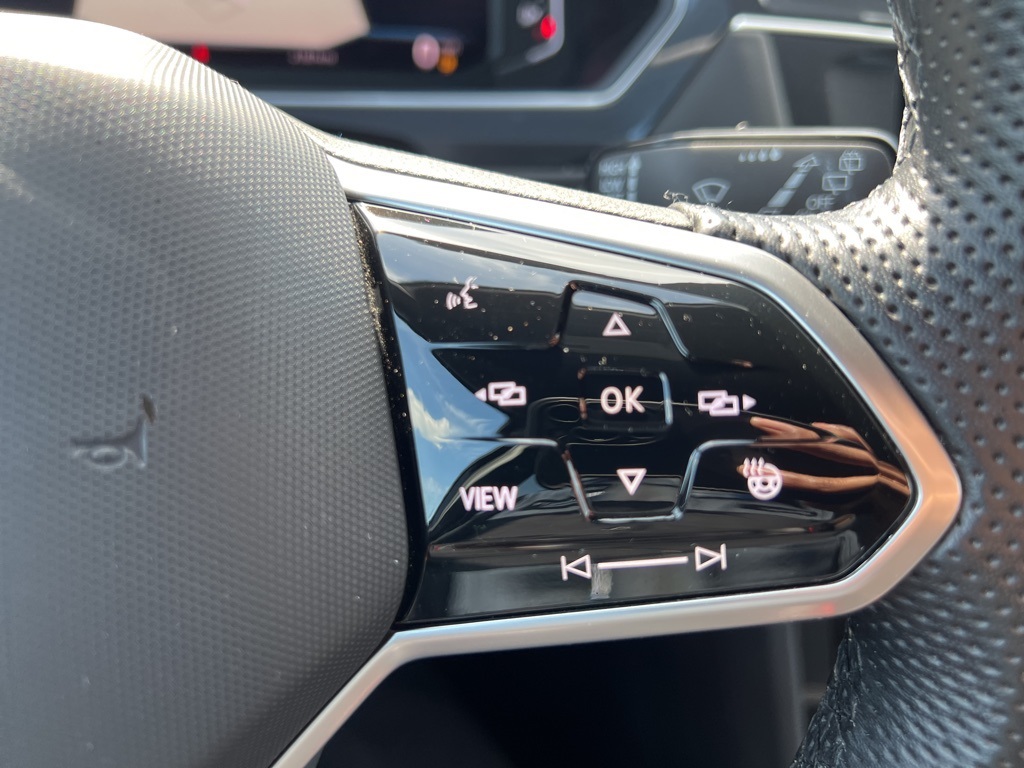 2022 Volkswagen Tiguan SEL Premium R-Line photo 35