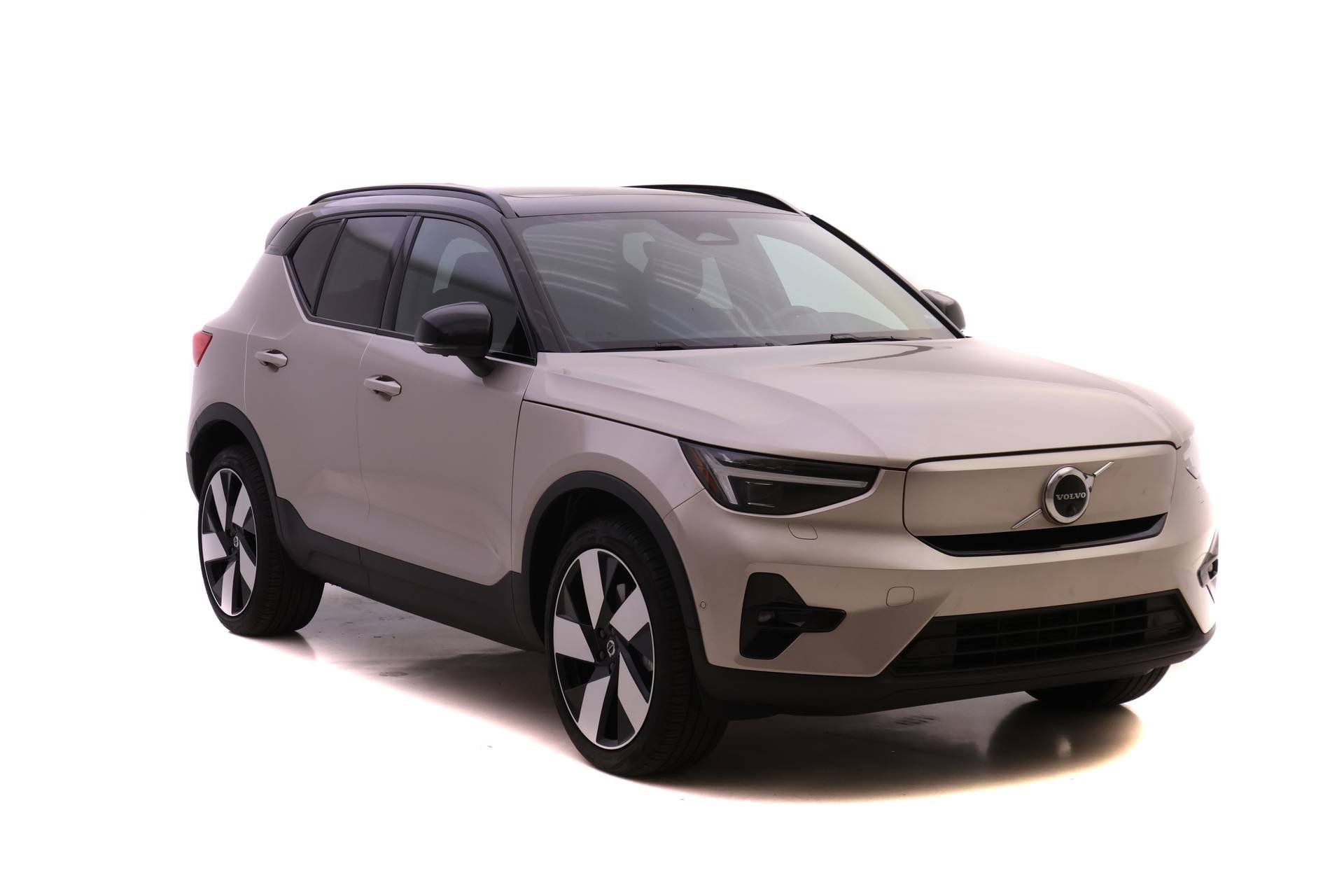 2023 Volvo XC40 Recharge Ultimate photo 3