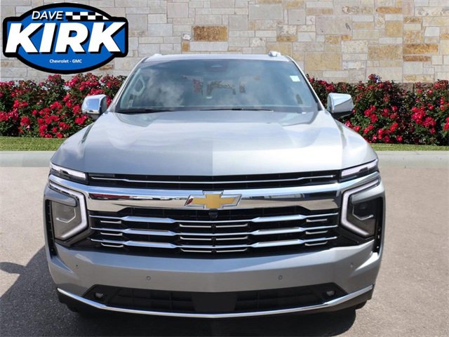 2025 Chevrolet Suburban Premier photo 2