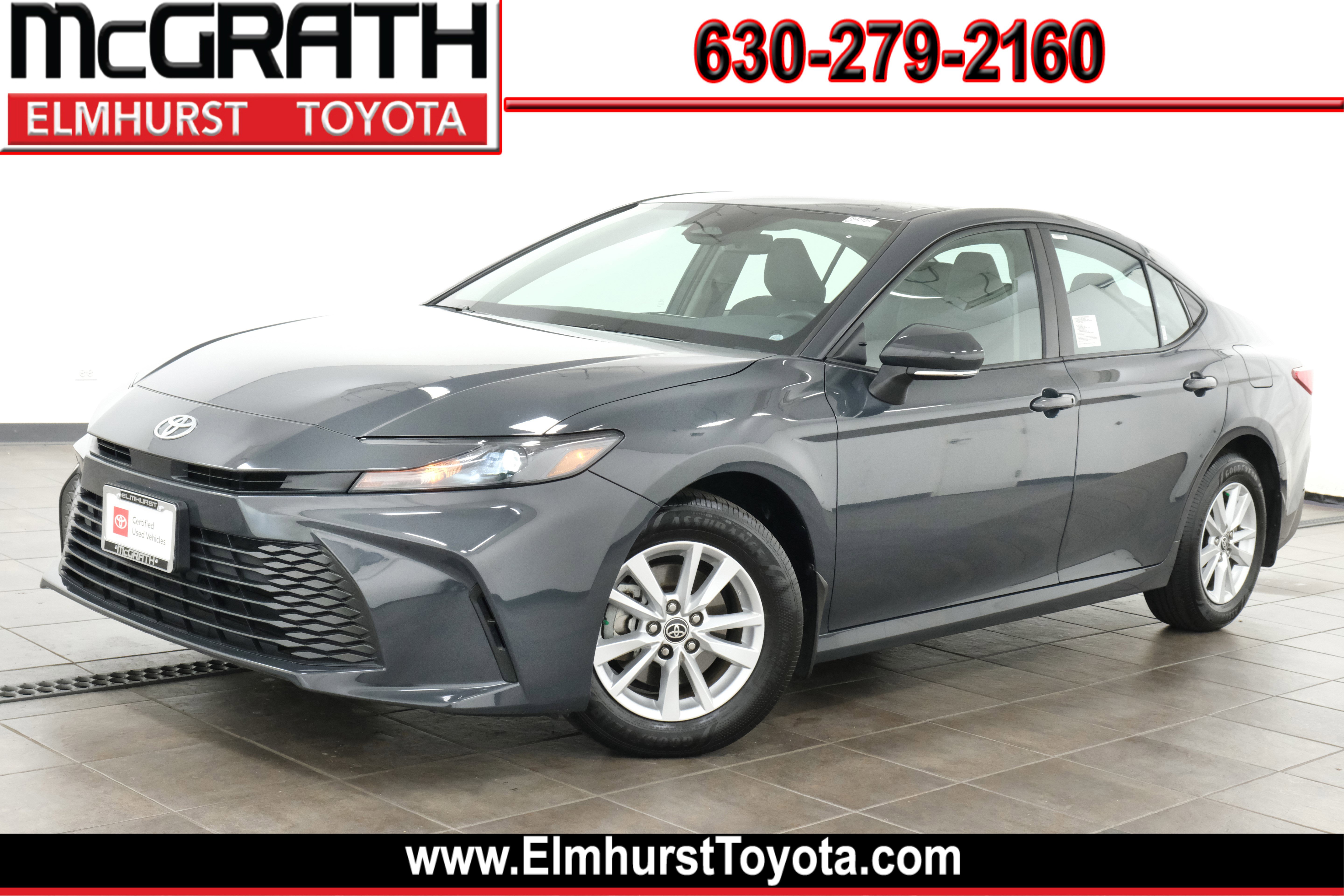 2025 Toyota Camry LE's photo