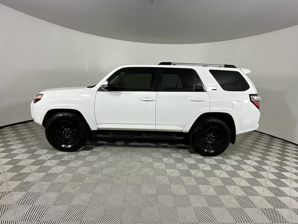 2023 Toyota 4Runner SR5 Premium photo 2