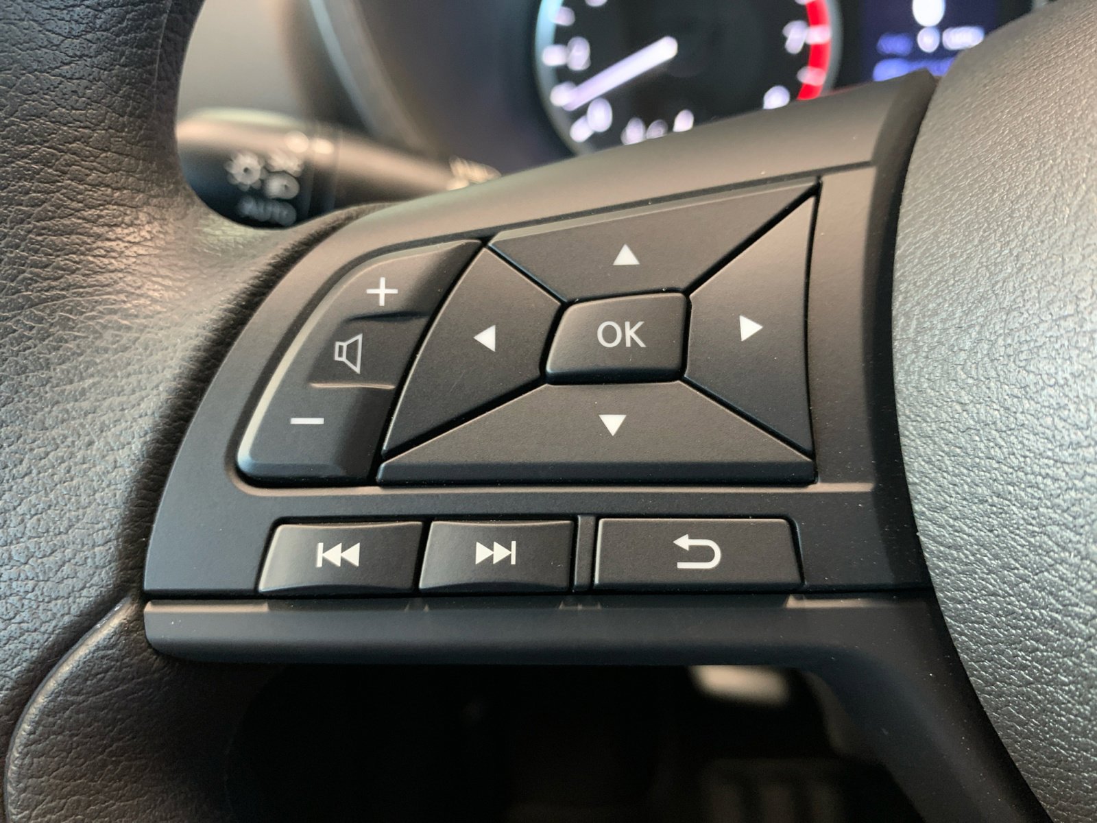 2025 Nissan Sentra S photo 16