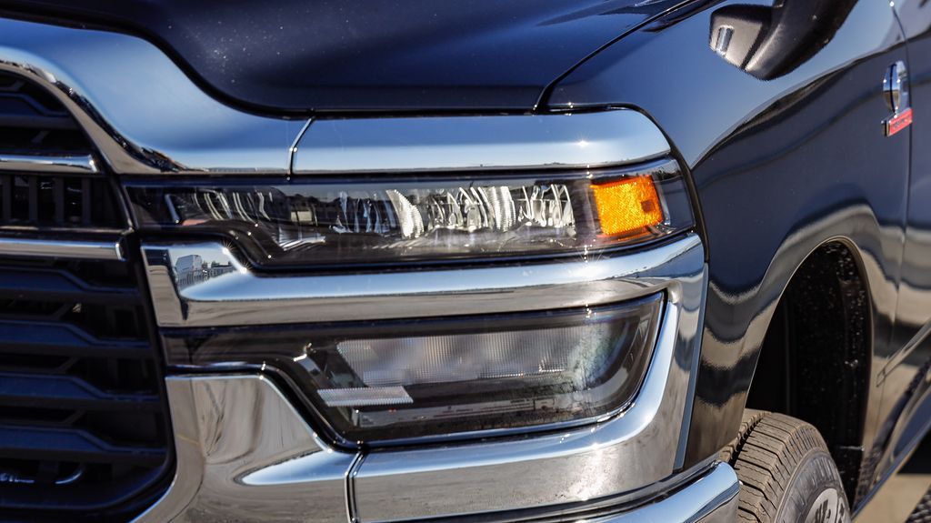 2025 Ram 2500 Tradesman photo 4