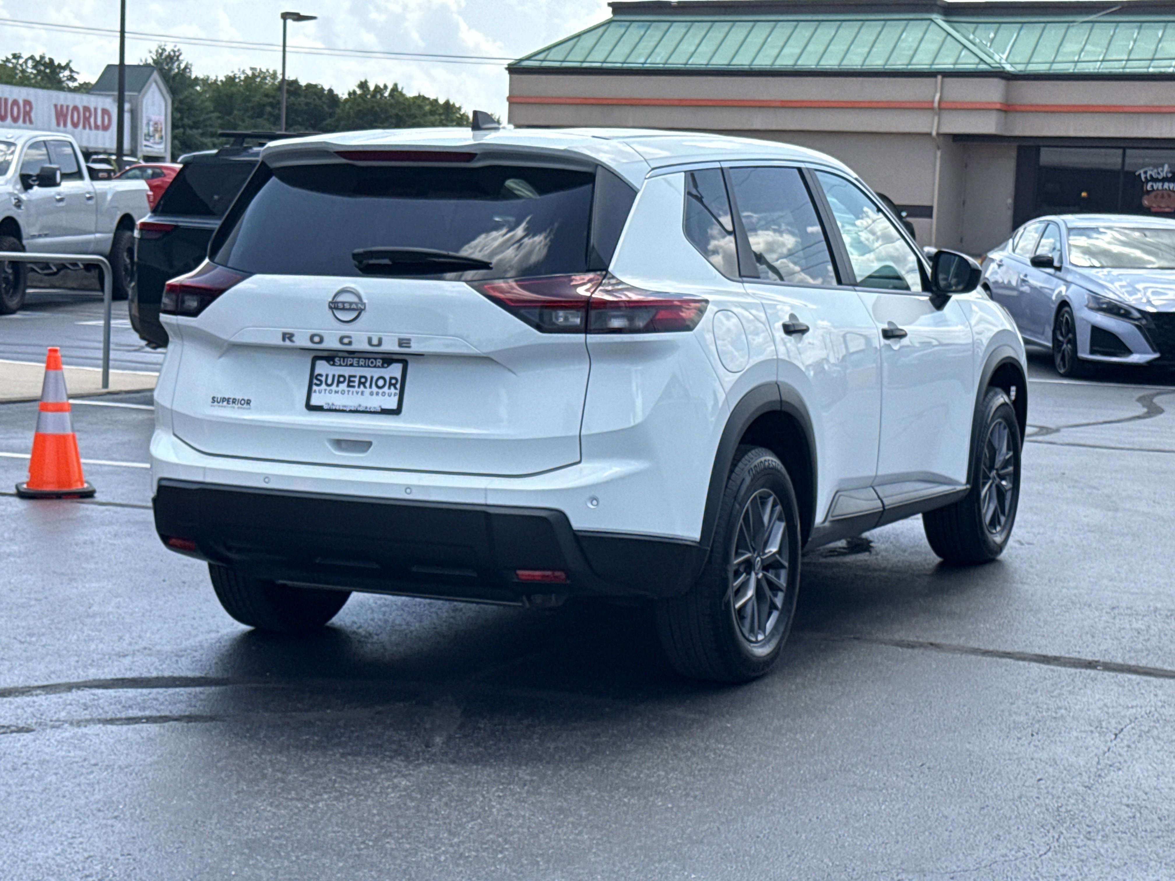 2024 Nissan Rogue S photo 2