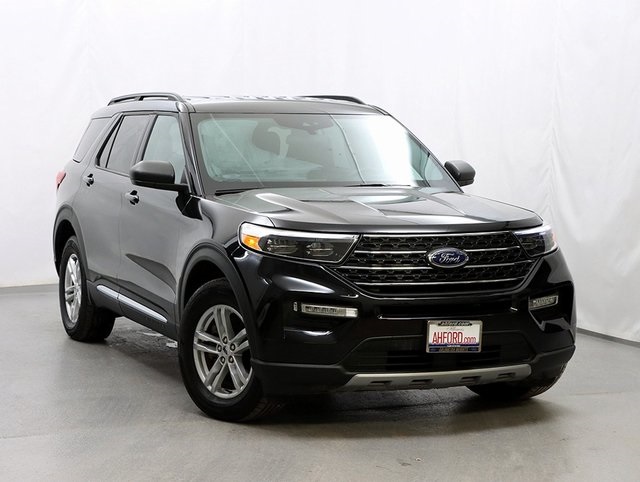 2022 Ford Explorer XLT's photo