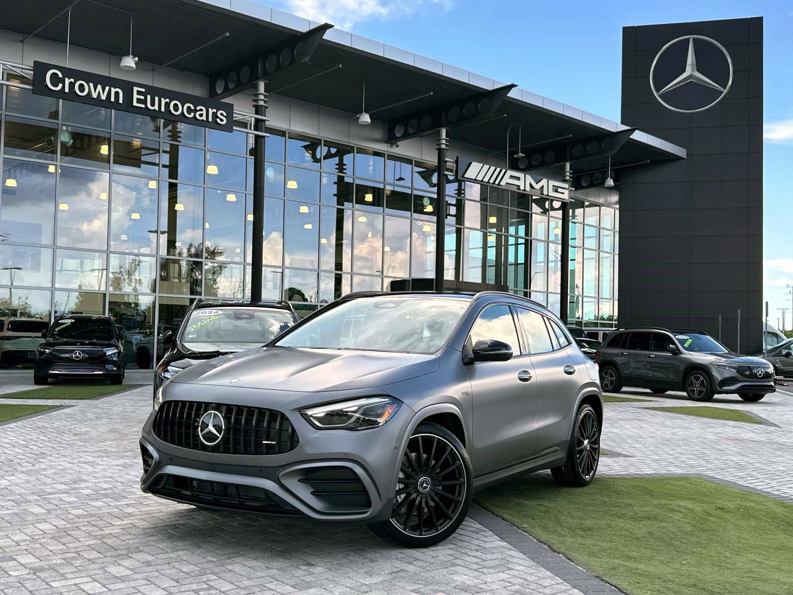 2026 Mercedes-Benz GLA AMG GLA 35's photo