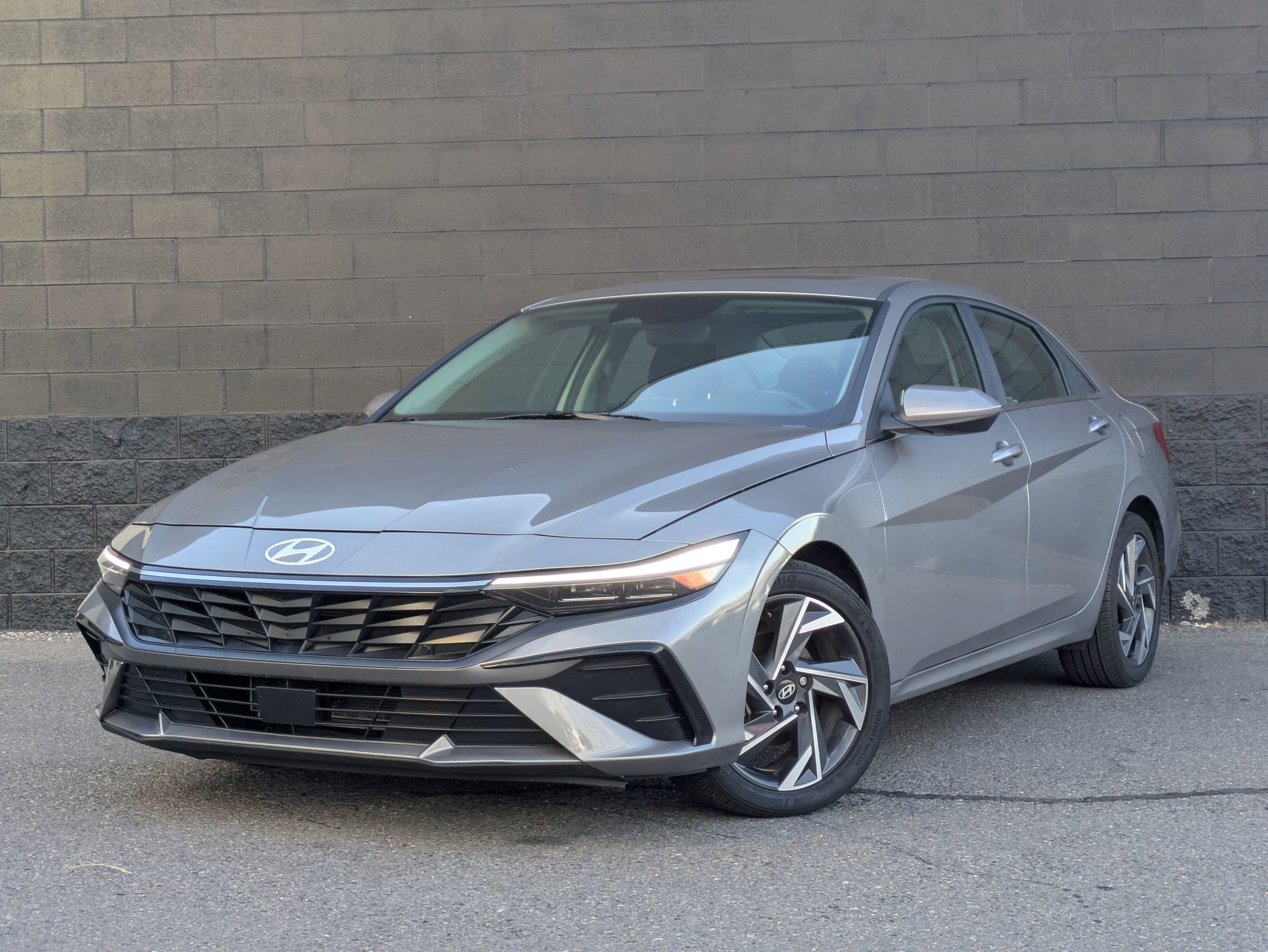 2024 Hyundai Elantra SEL's photo