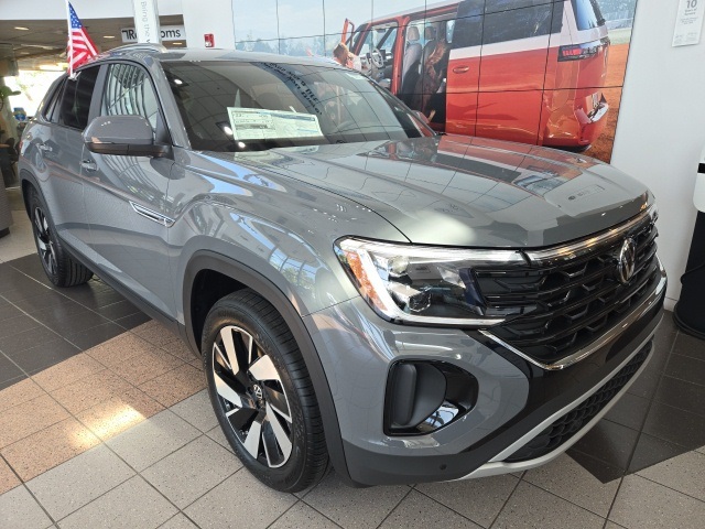 2025 Volkswagen Atlas Cross Sport SE Technology photo 2