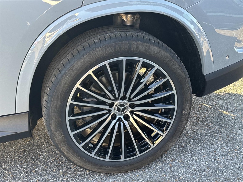 2026 Mercedes Benz GLC 300 4MATIC photo 3