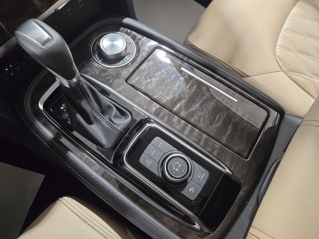 2024 Nissan Armada Platinum photo 14