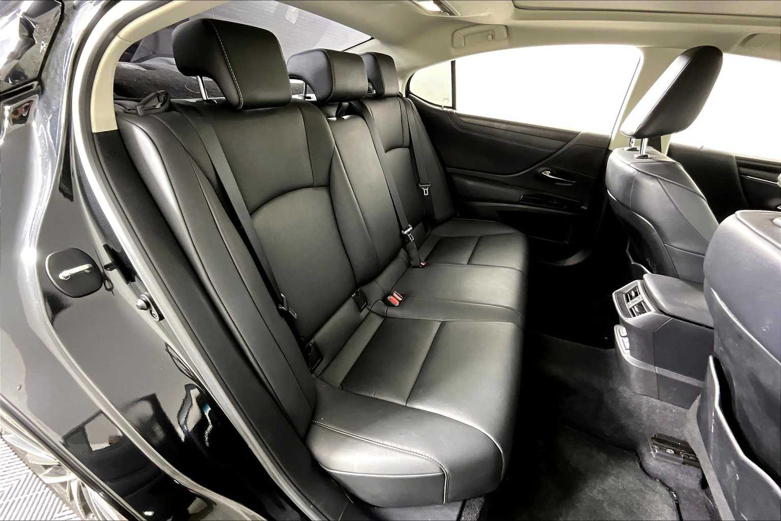 2023 Lexus ES Premium photo 19