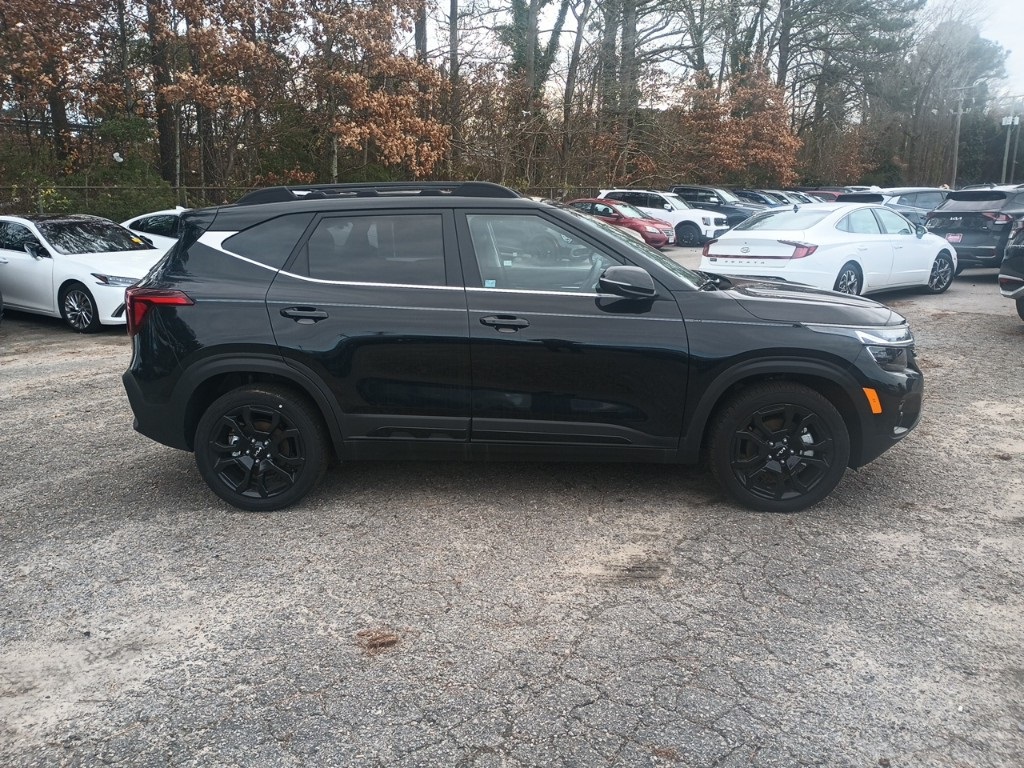 2024 Kia Seltos X-Line photo 6