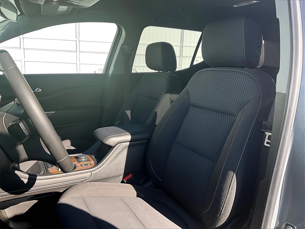 2023 Gmc Acadia SLE photo 10