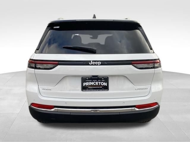 2025 Jeep Grand Cherokee Laredo photo 3