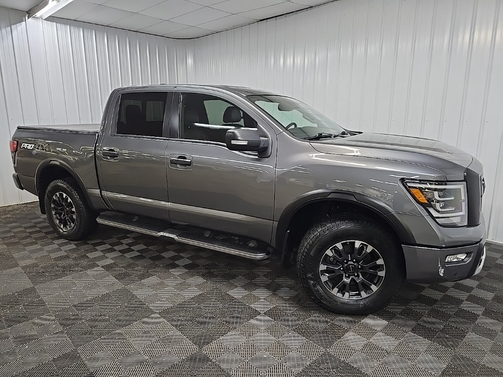 2022 Nissan Titan PRO-4X's photo