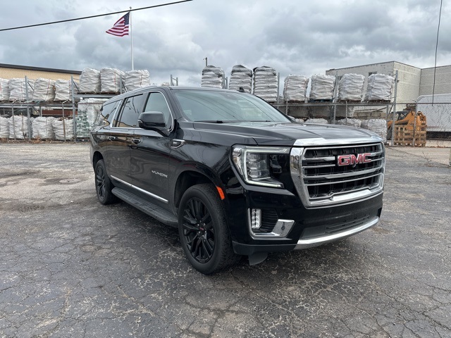 2023 Gmc Yukon XL SLT photo 2