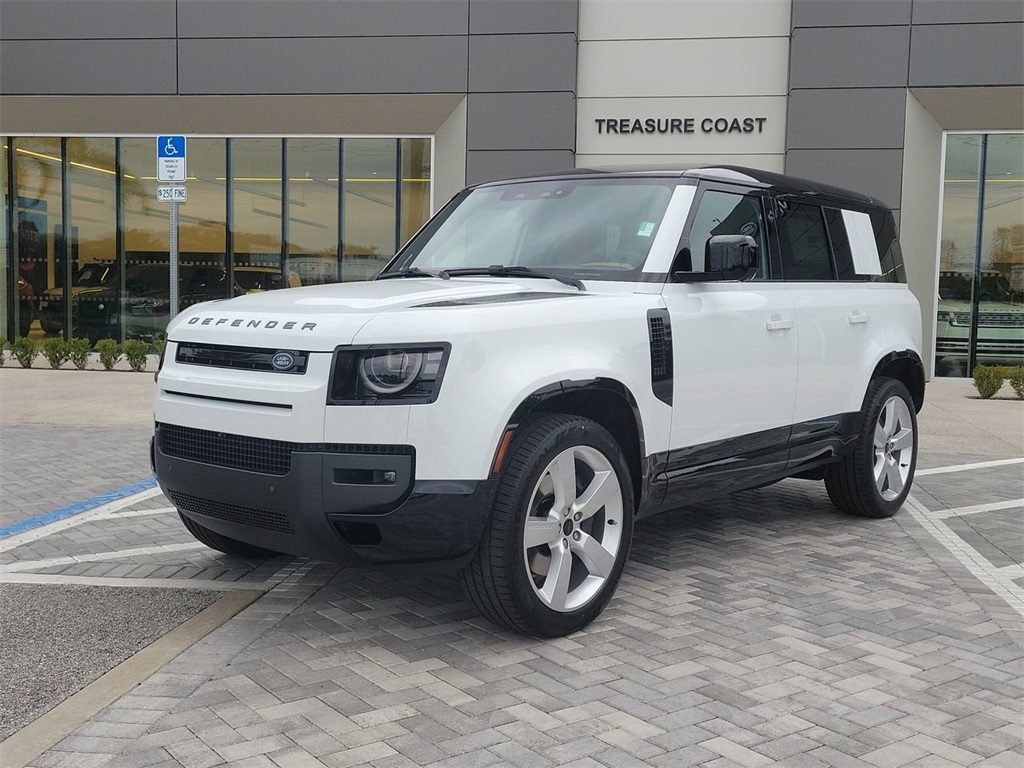 2026 Land Rover Defender X-Dynamic SE's photo