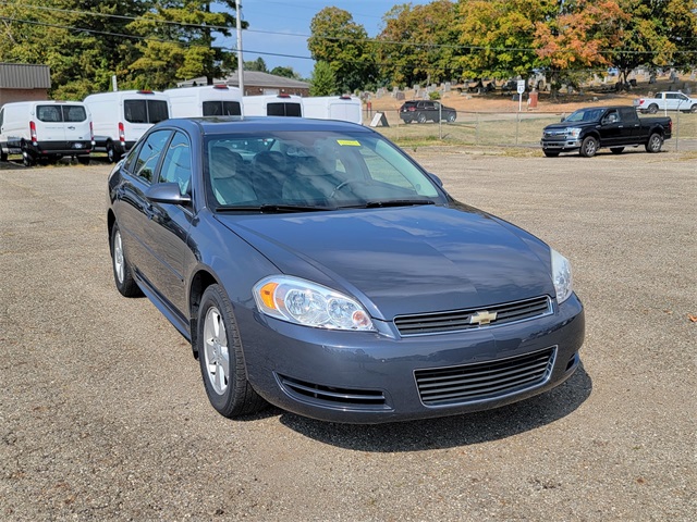 2009 Chevrolet Impala 1LT photo 2