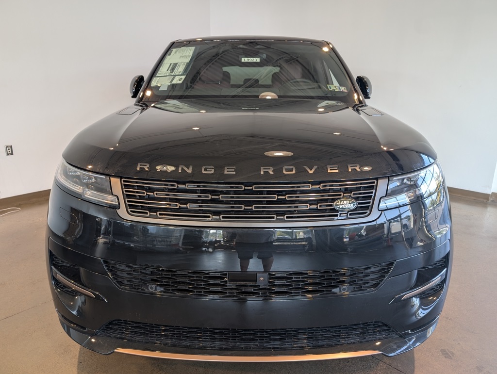 2025 Land Rover Range Rover Sport SE photo 2