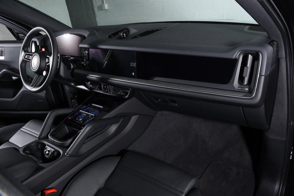 2025 Porsche Cayenne Coupe photo 18