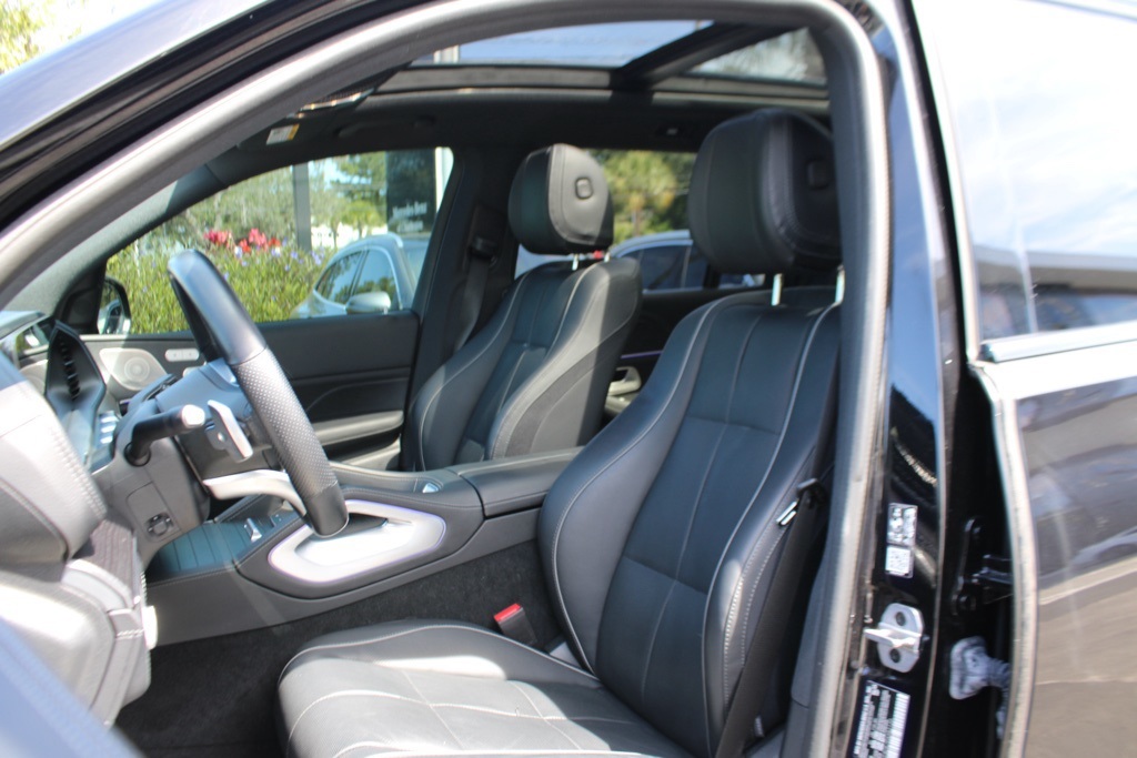 2023 Mercedes Benz GLS 580 4MATIC photo 5