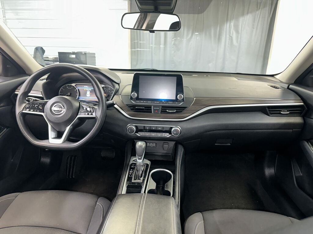 2023 Nissan Altima 2.5 SV photo 24