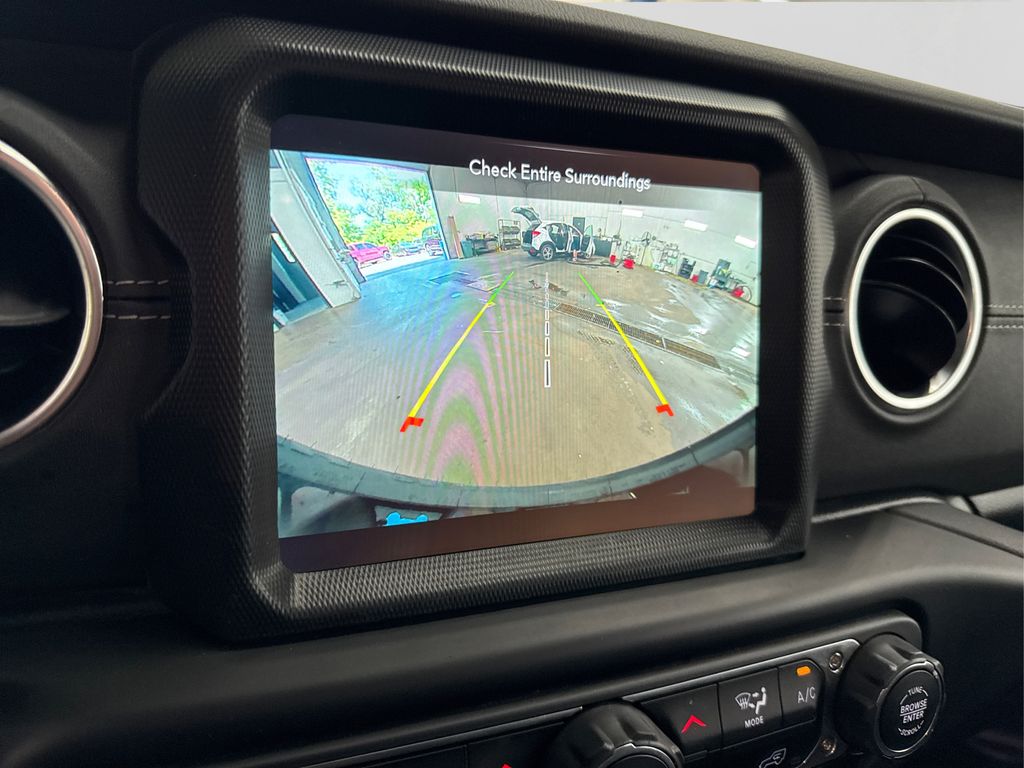 2022 Jeep Wrangler Unlimited Sahara 4xe photo 29