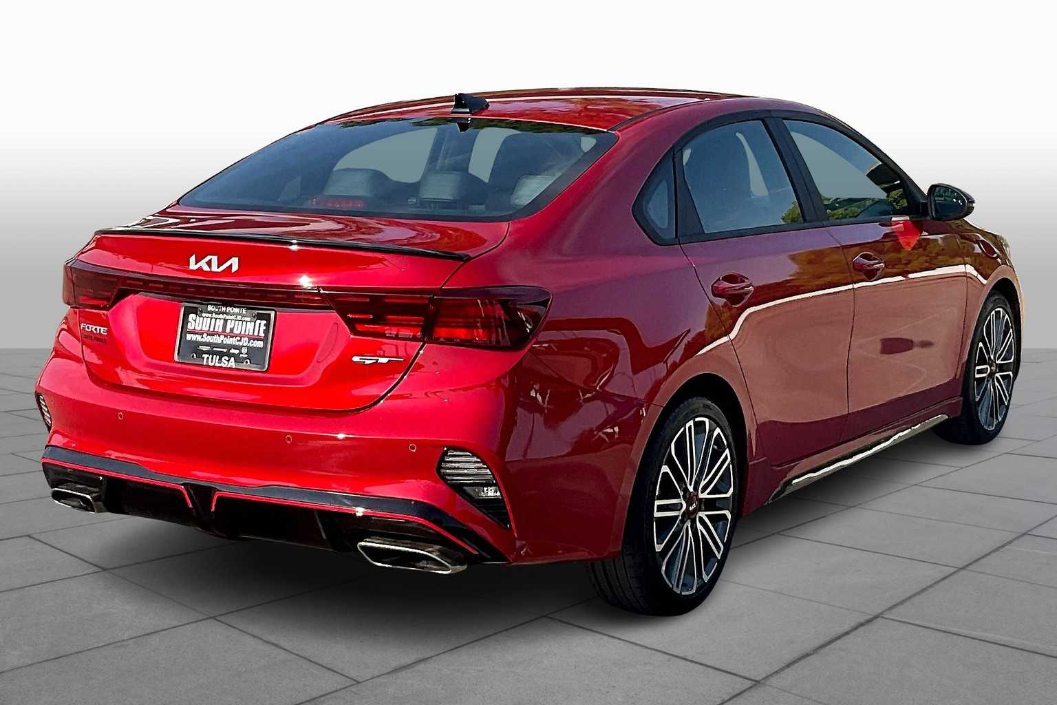 2023 Kia Forte GT photo 12