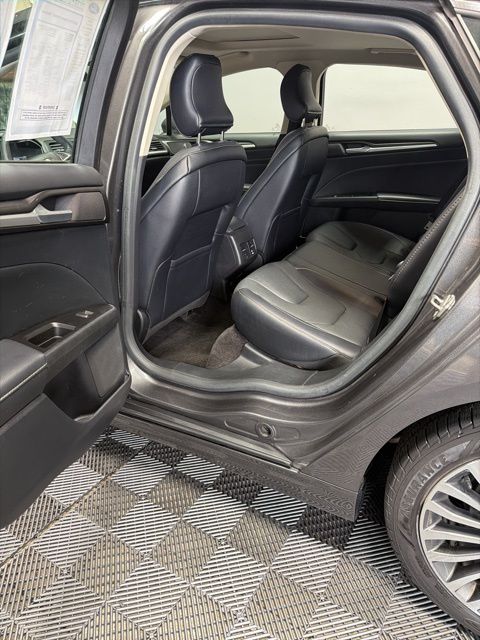 2018 Ford Fusion Hybrid Titanium photo 11