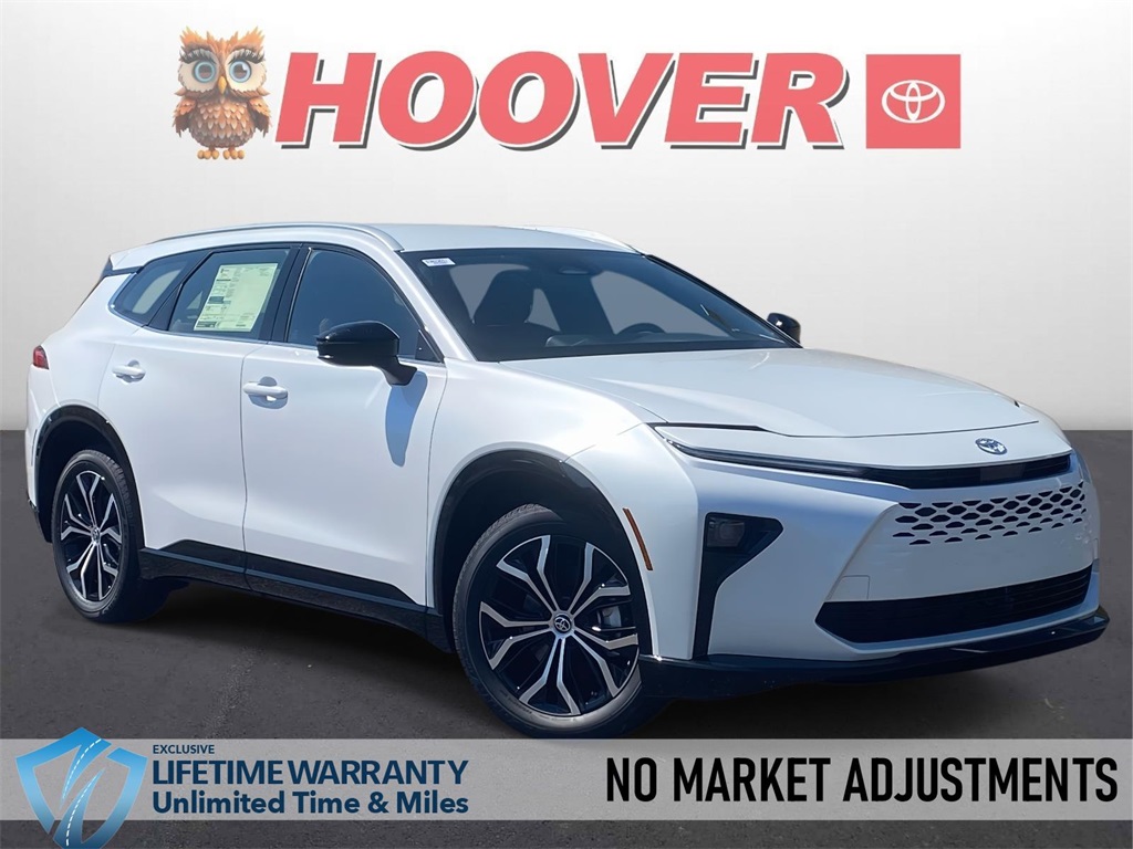 2025 Toyota Crown Signia XLE's photo