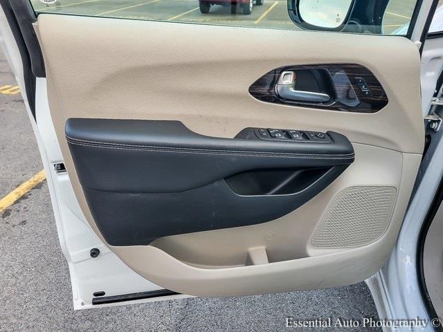 2024 CHRYSLER PACIFICA - Image 19