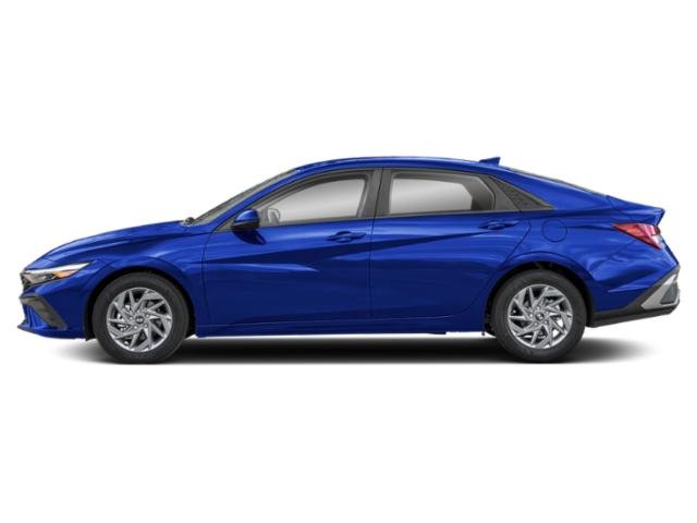 2024 Hyundai Elantra SEL Convenience photo 2