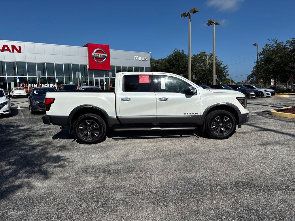 2024 Nissan Titan Platinum Reserve photo 4