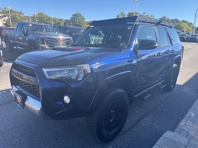 2018 Toyota 4Runner TRD Off-Road Premium photo 2