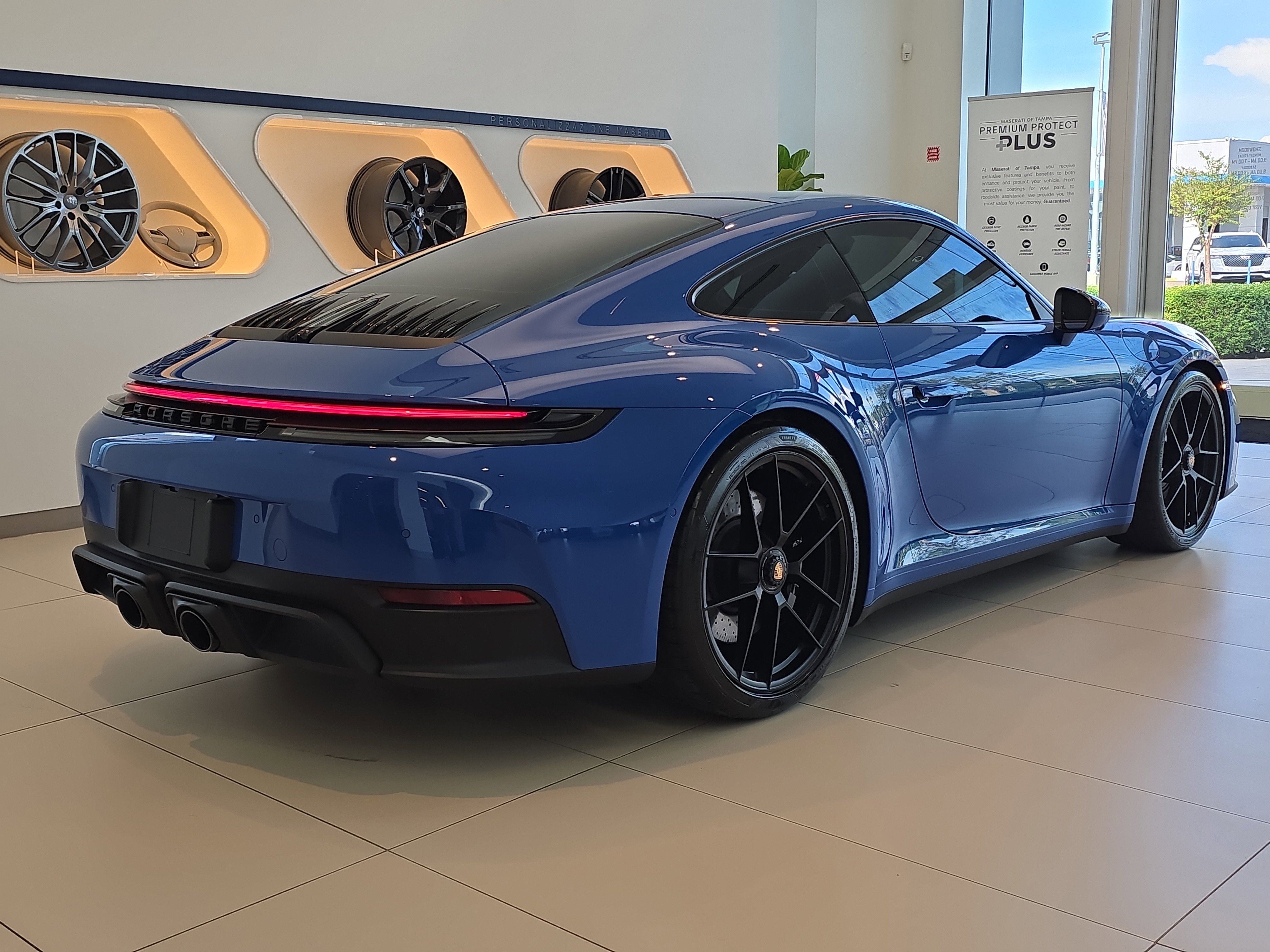 2025 Porsche 911 4 GTS photo 5