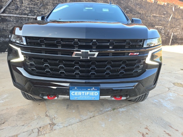 2023 Chevrolet Suburban Z71 photo 2